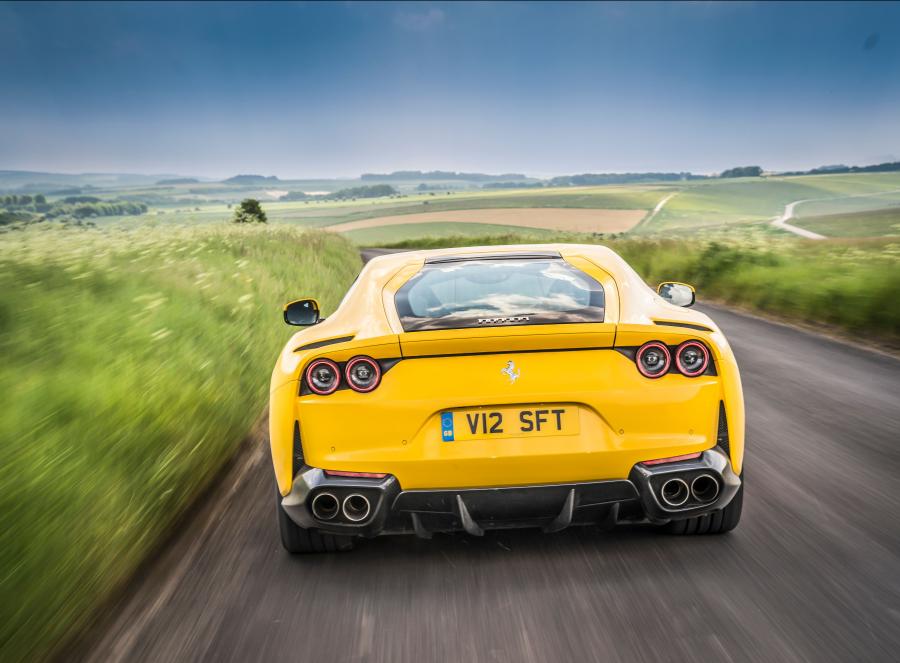  Ferrari 812 Superfast 2017 года  (UK) (фото 25 из 25)